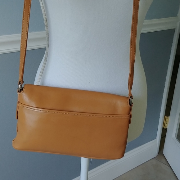 Coach, - Picture 3 of 9